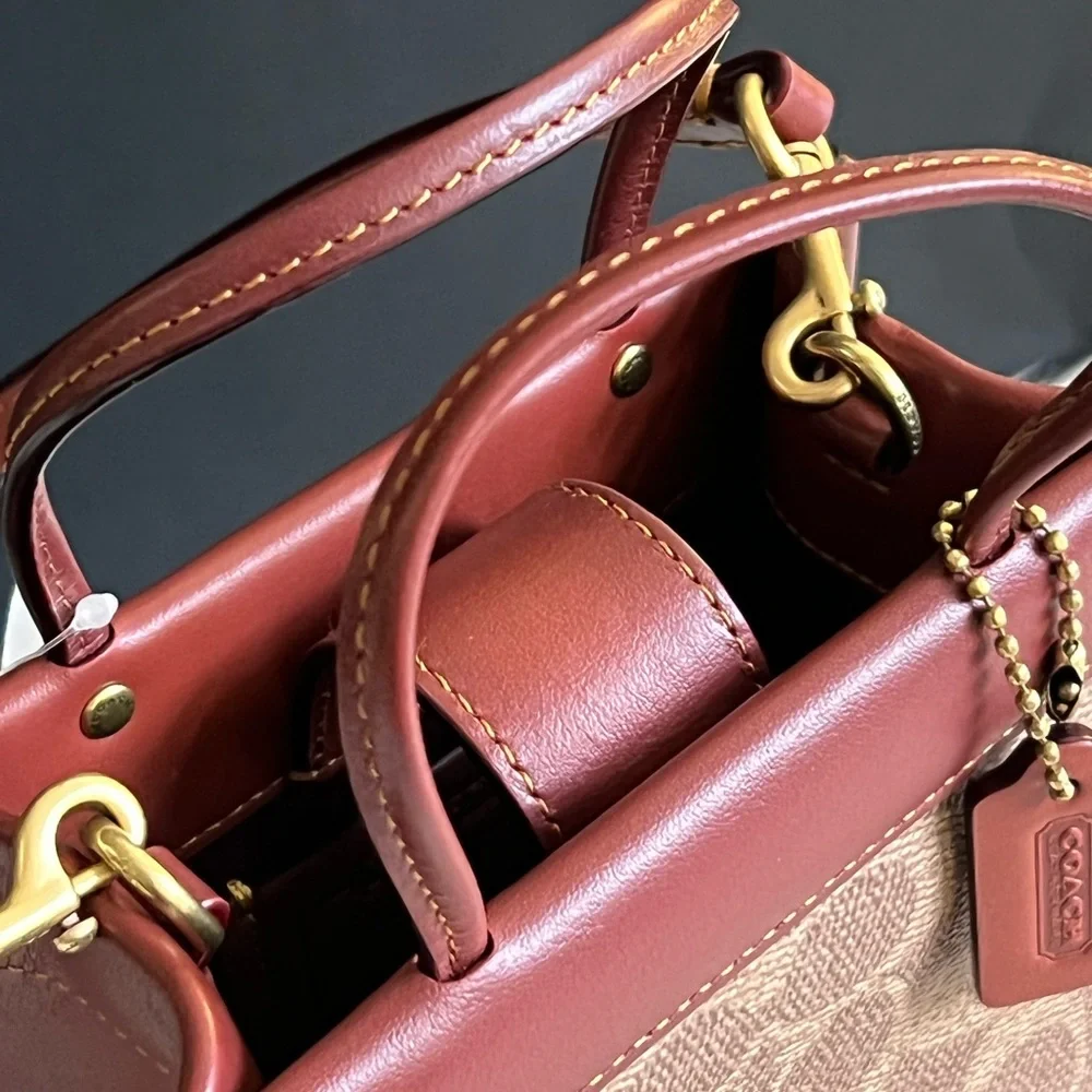 C5277 - Coach Mini Cashin Tote in Signature Canvas - Picture 5 of 12